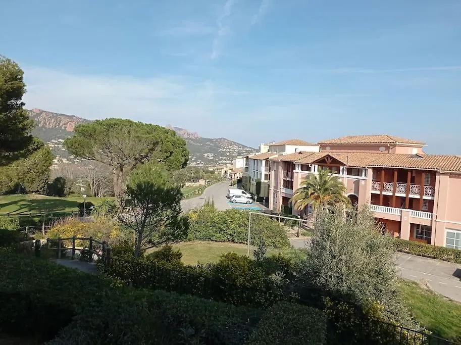 Apartamento Cap Esterel Studio Climatise Vue Mer Partielle Saint-Raphaël França